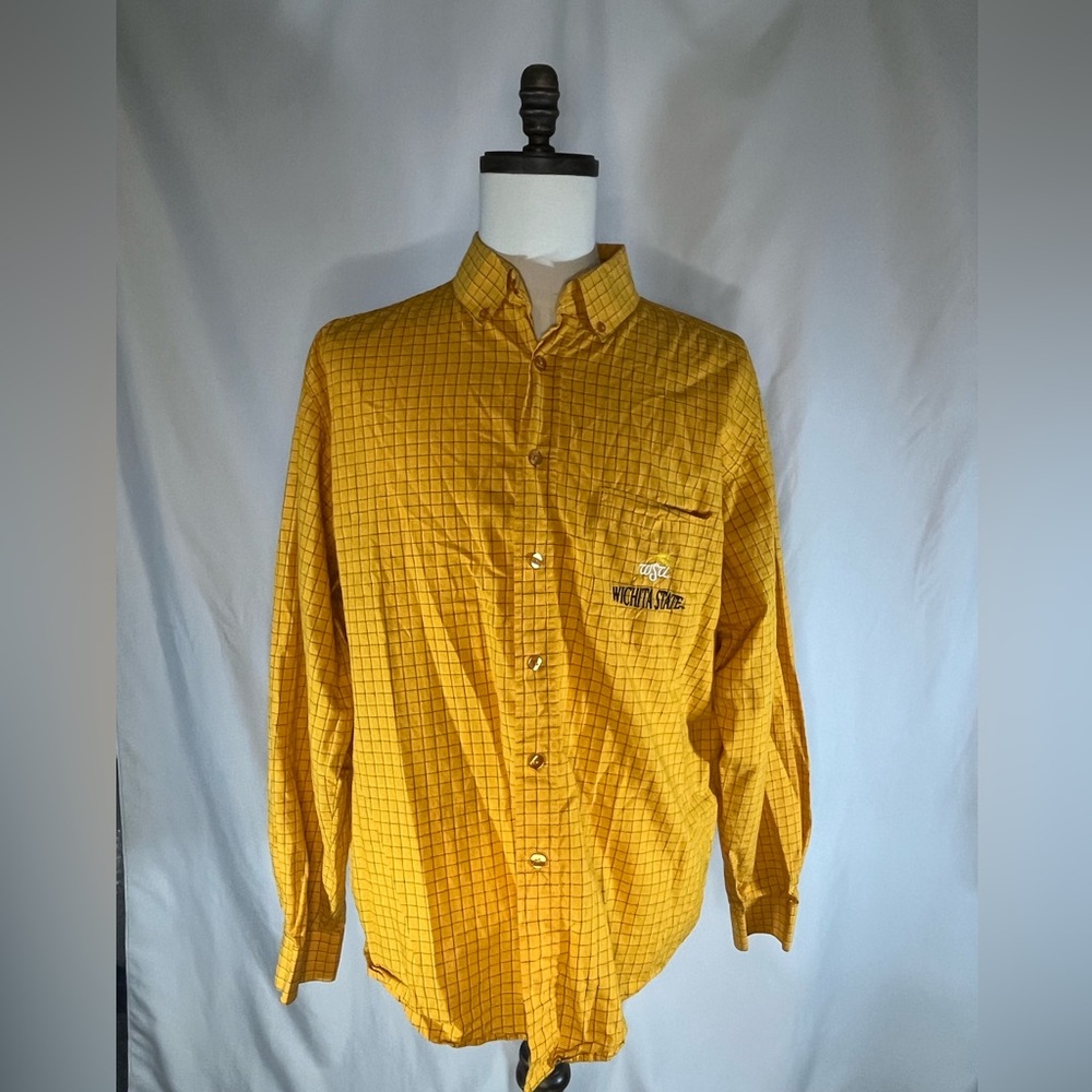 Red Oak Sportswear Wichita State Shockers Vintage Long Sleeve Button Up